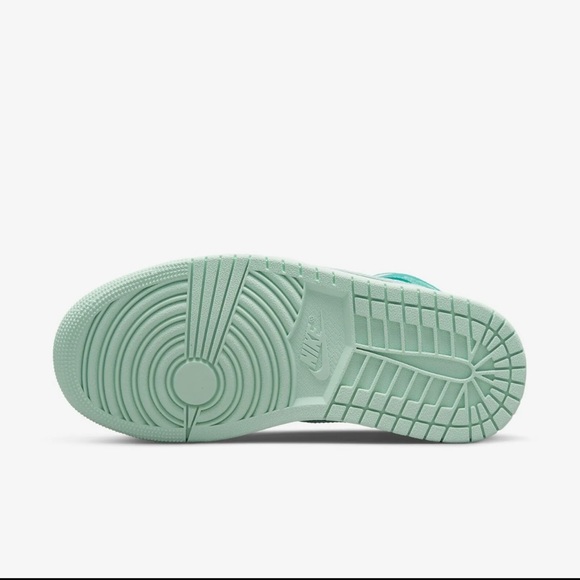 Nike Women Jordan 1 Mid Washed - Picture 4 of 5